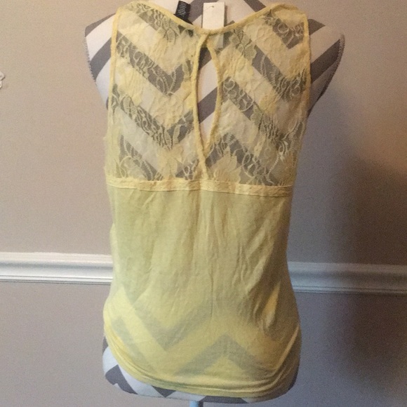 NWT! Cropped lace tank top! - Picture 2 of 3